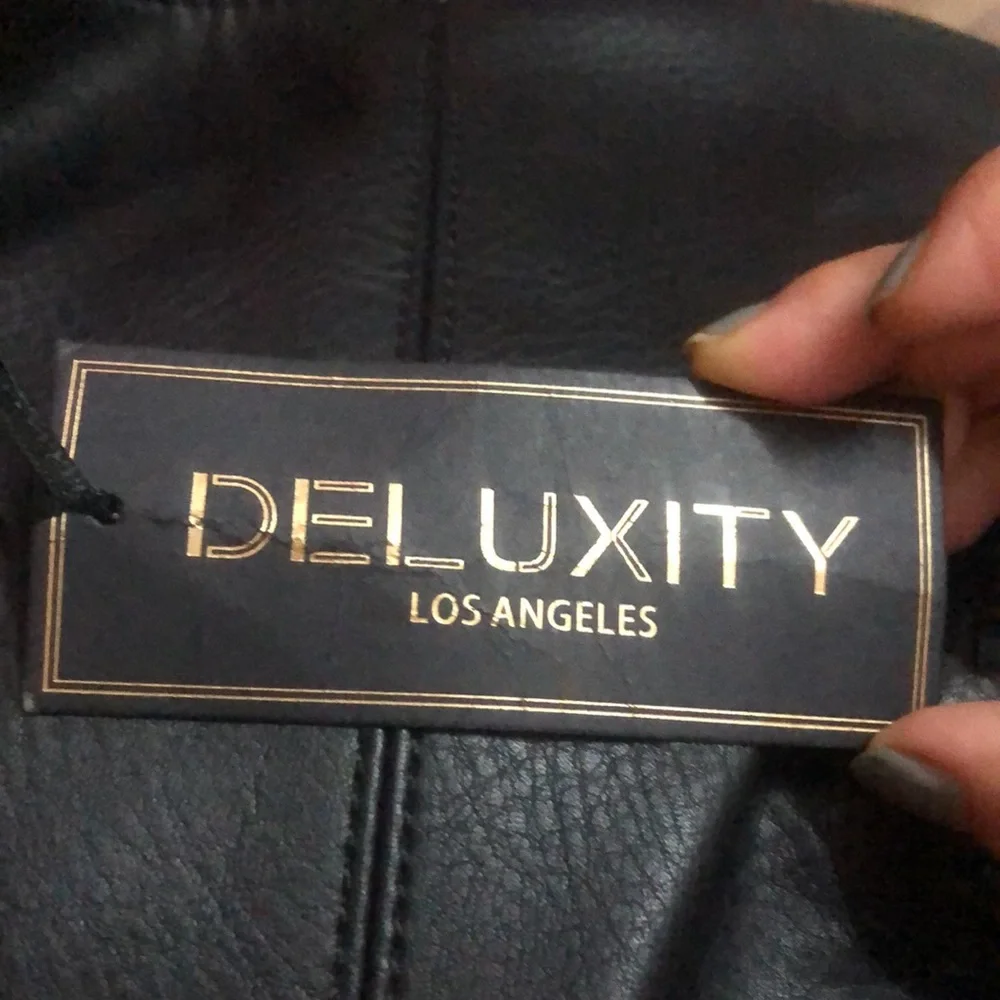 Black Fine leather handbag from Deluxity Los Angeles - Picture 6 of 9